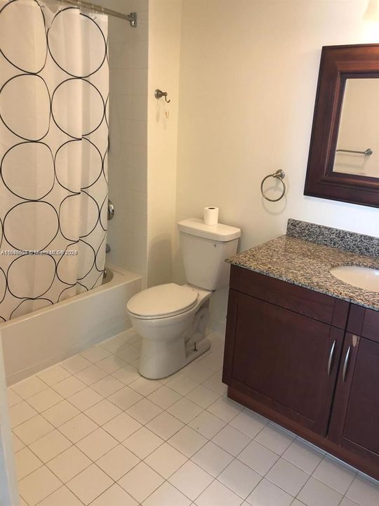 Active With Contract: $2,350 (1 beds, 1 baths, 822 Square Feet)