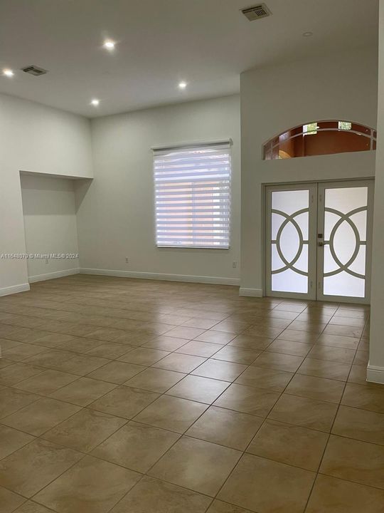 Family Room / Foyer