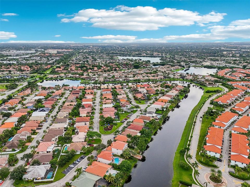 Active With Contract: $699,999 (4 beds, 2 baths, 2428 Square Feet)