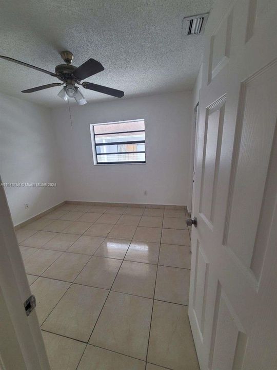 Recently Rented: $2,400 (2 beds, 1 baths, 1208 Square Feet)