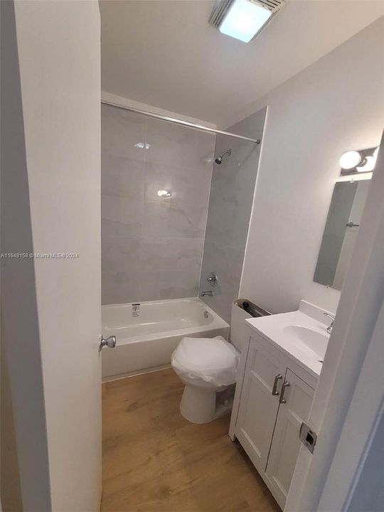 Recently Rented: $2,400 (2 beds, 1 baths, 1208 Square Feet)