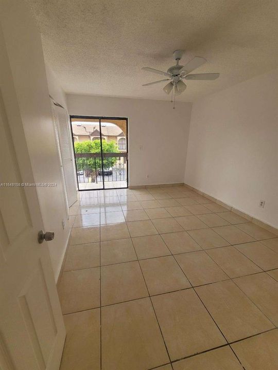 Recently Rented: $2,400 (2 beds, 1 baths, 1208 Square Feet)