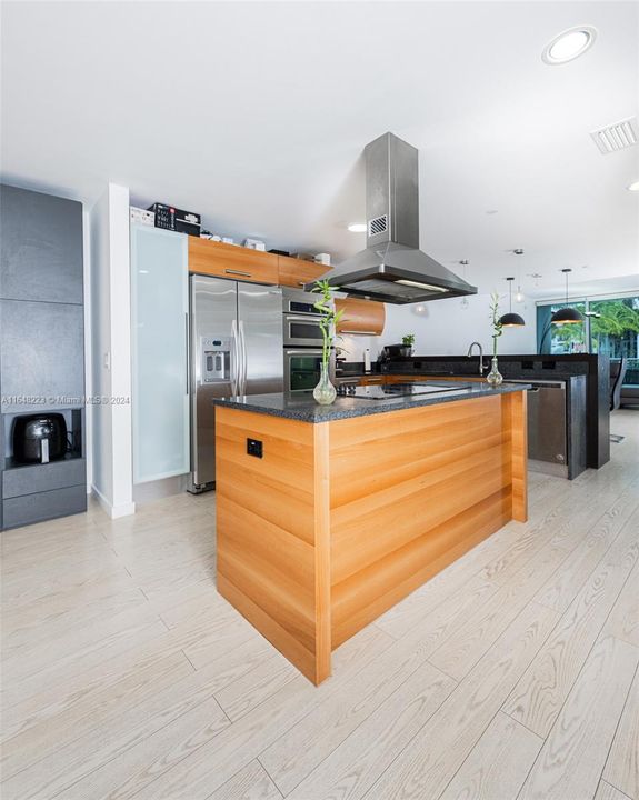 Kitchen Island/w built-in Electric Stove