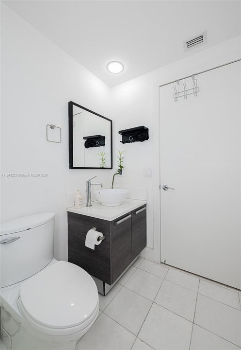 2nd Bathroom