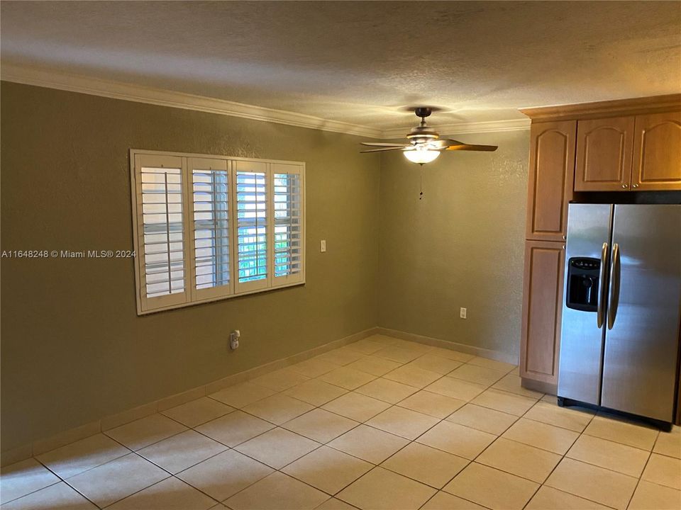 For Sale: $199,000 (1 beds, 1 baths, 583 Square Feet)