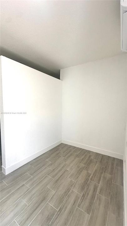 For Rent: $1,600 (1 beds, 1 baths, 2572 Square Feet)