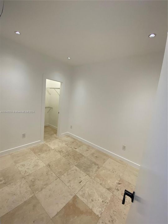 Recently Rented: $2,100 (2 beds, 1 baths, 700 Square Feet)