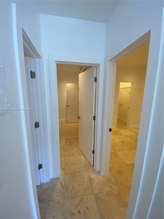 Recently Rented: $2,100 (2 beds, 1 baths, 700 Square Feet)