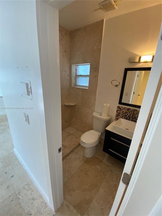 Recently Rented: $2,100 (2 beds, 1 baths, 700 Square Feet)