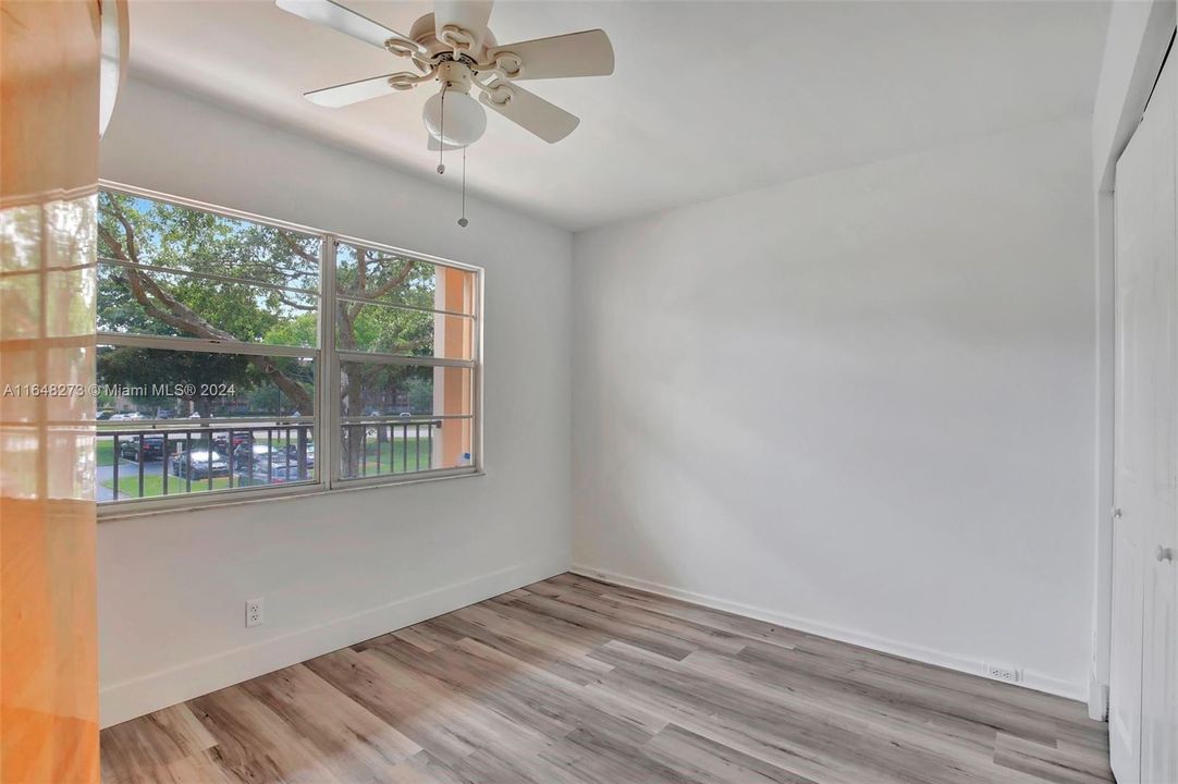 Active With Contract: $250,000 (2 beds, 2 baths, 1192 Square Feet)