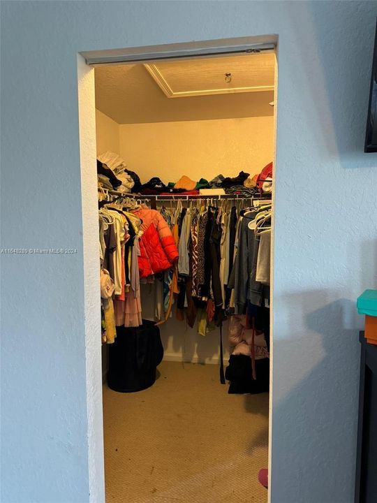 CLOSET