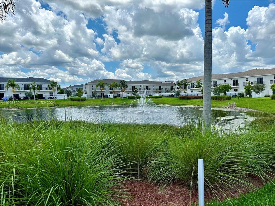 Active With Contract: $3,000 (3 beds, 2 baths, 1628 Square Feet)