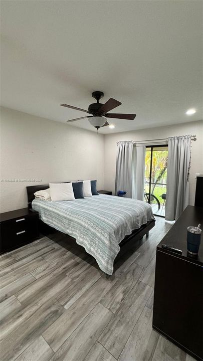 Active With Contract: $2,550 (2 beds, 2 baths, 1048 Square Feet)