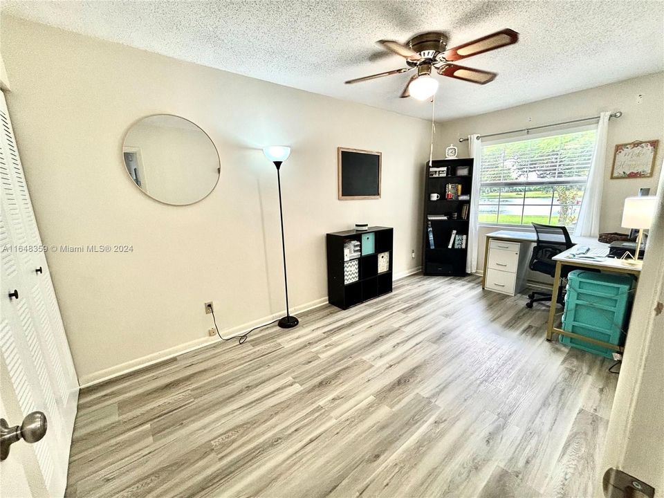 For Sale: $264,900 (3 beds, 2 baths, 1044 Square Feet)