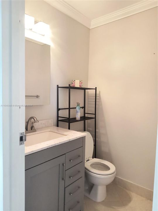 For Sale: $119,000 (1 beds, 1 baths, 720 Square Feet)