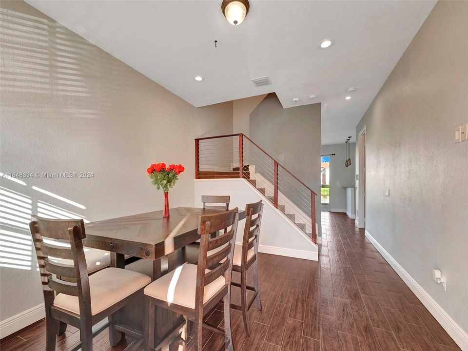 Active With Contract: $2,600 (3 beds, 2 baths, 1404 Square Feet)