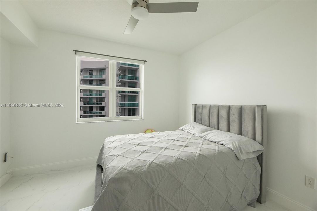 Active With Contract: $3,600 (2 beds, 2 baths, 1251 Square Feet)