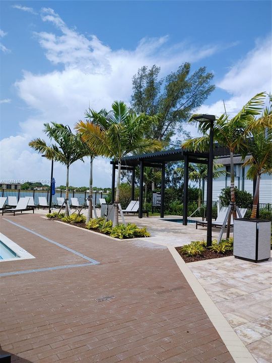 For Sale: $564,900 (3 beds, 2 baths, 1378 Square Feet)