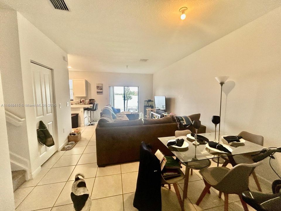 For Sale: $564,900 (3 beds, 2 baths, 1378 Square Feet)