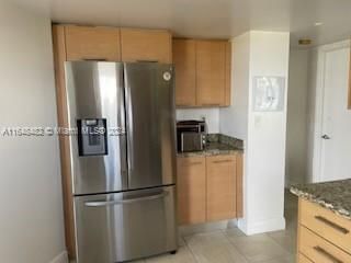 Active With Contract: $2,800 (2 beds, 2 baths, 1271 Square Feet)