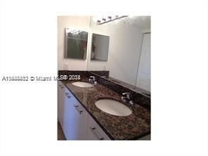 Active With Contract: $2,800 (2 beds, 2 baths, 1271 Square Feet)