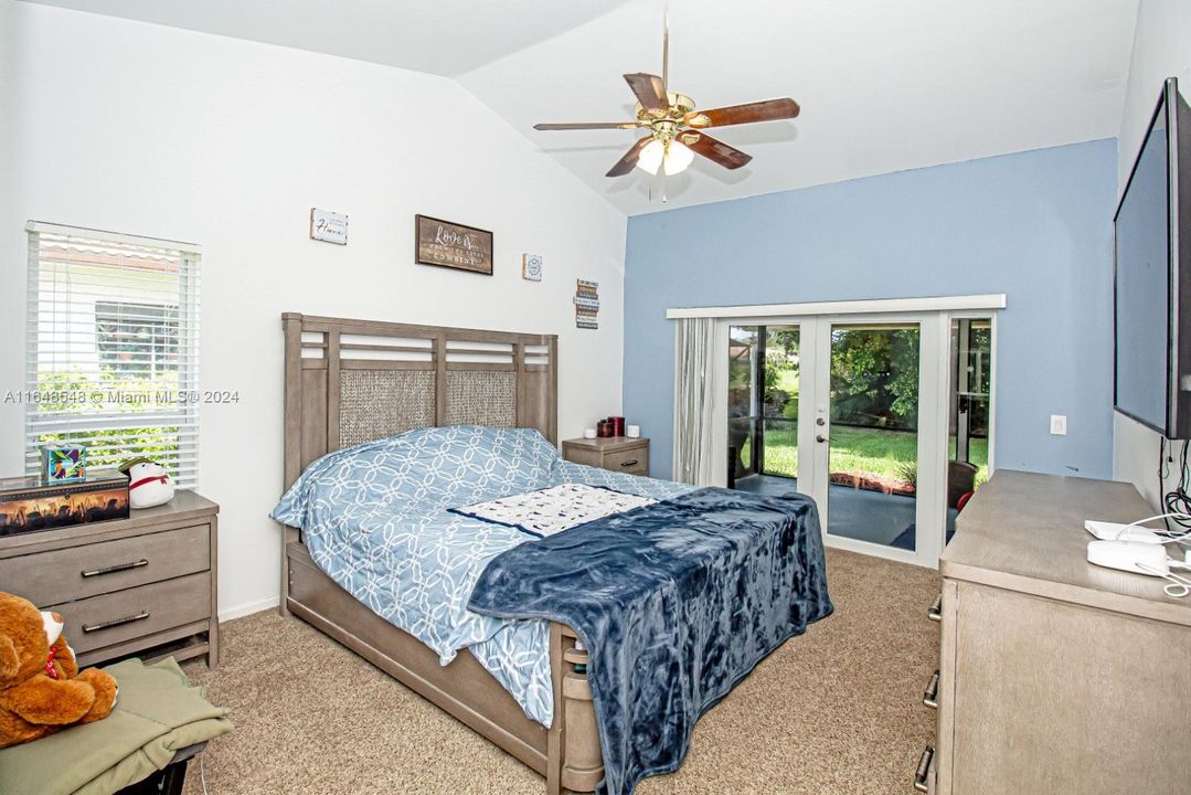 For Sale: $870,000 (3 beds, 2 baths, 2003 Square Feet)