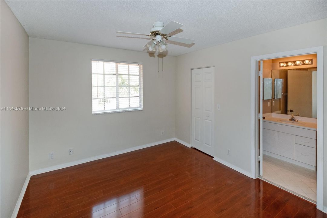 For Rent: $2,850 (2 beds, 2 baths, 1131 Square Feet)