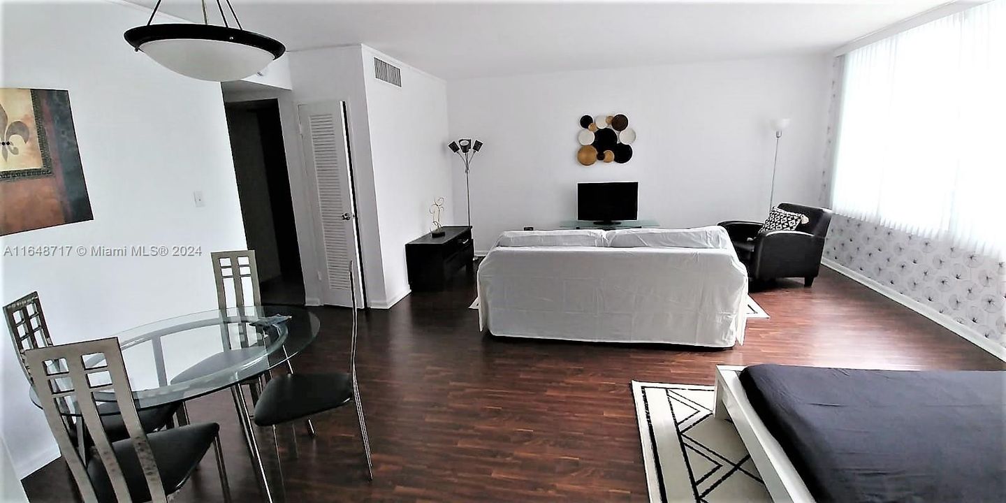 Recently Rented: $2,250 (0 beds, 1 baths, 663 Square Feet)