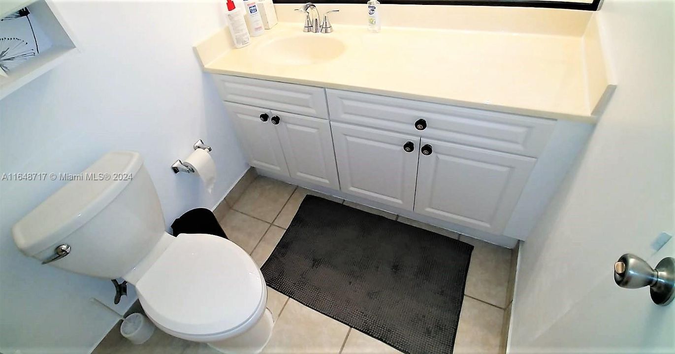 Recently Rented: $2,250 (0 beds, 1 baths, 663 Square Feet)