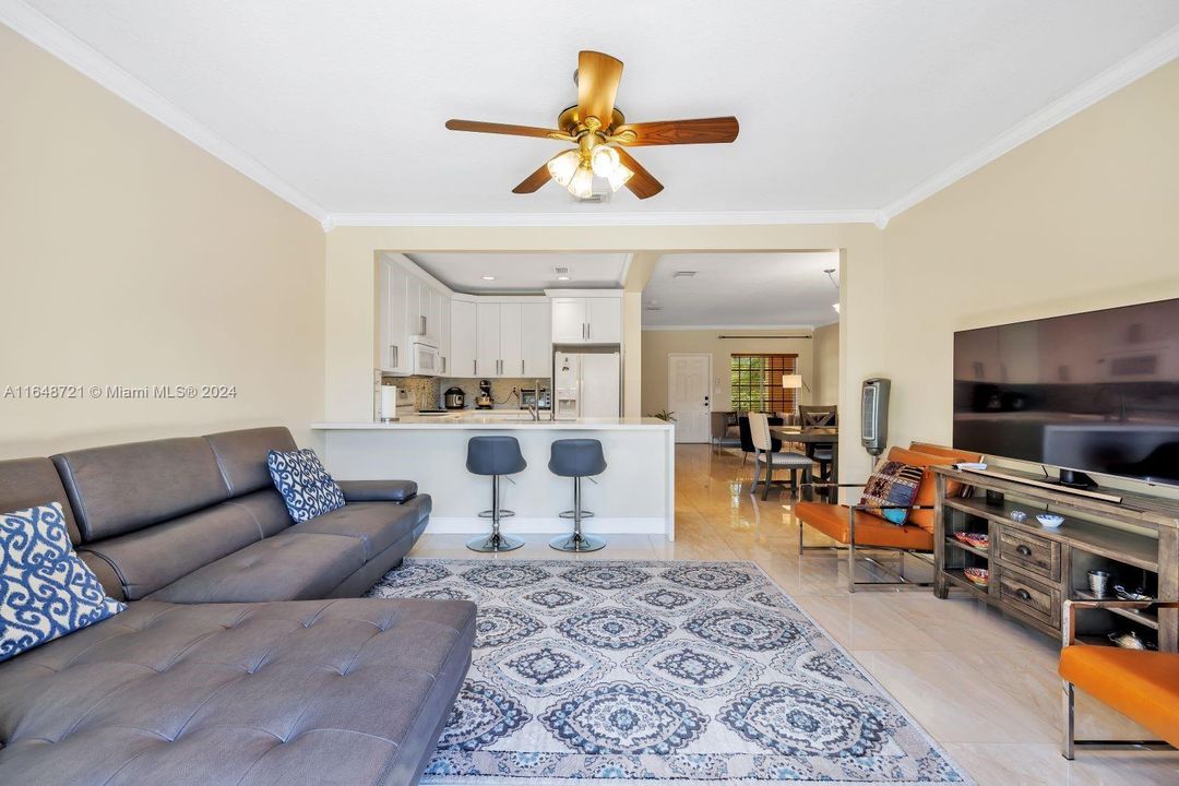 Active With Contract: $3,350 (3 beds, 2 baths, 1726 Square Feet)