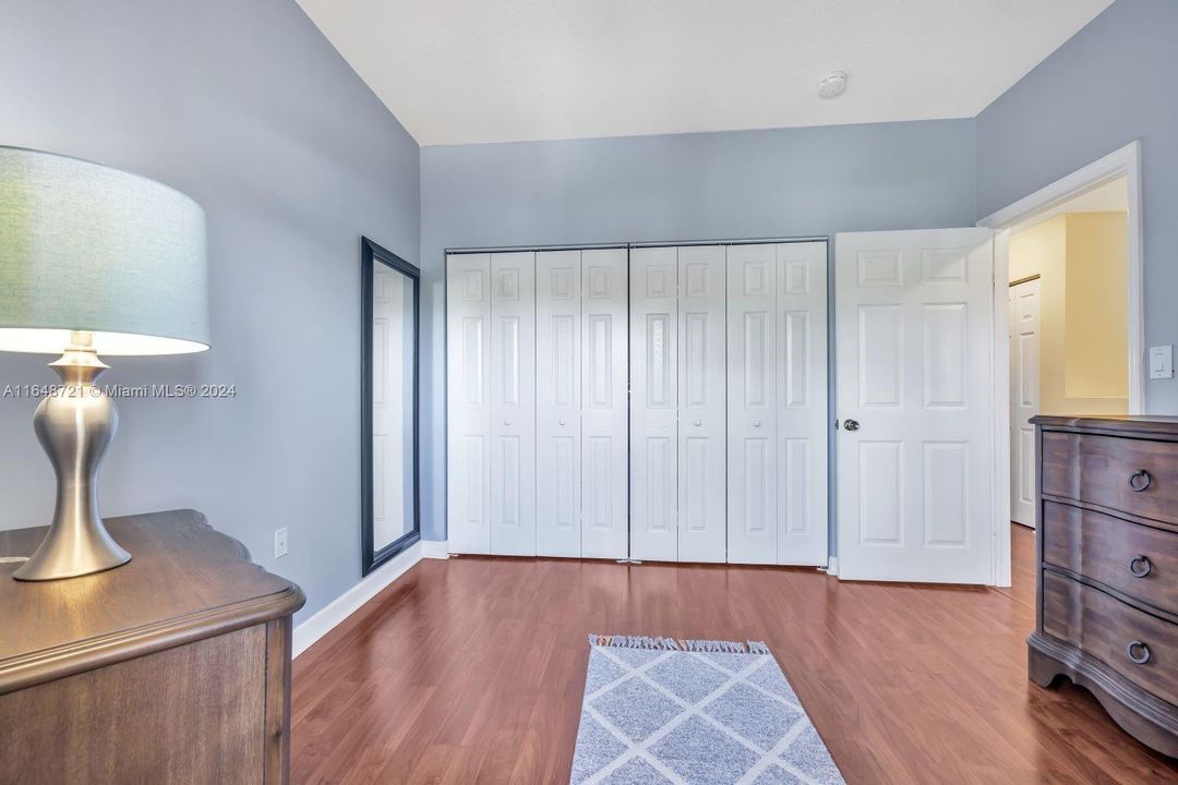 Active With Contract: $3,350 (3 beds, 2 baths, 1726 Square Feet)