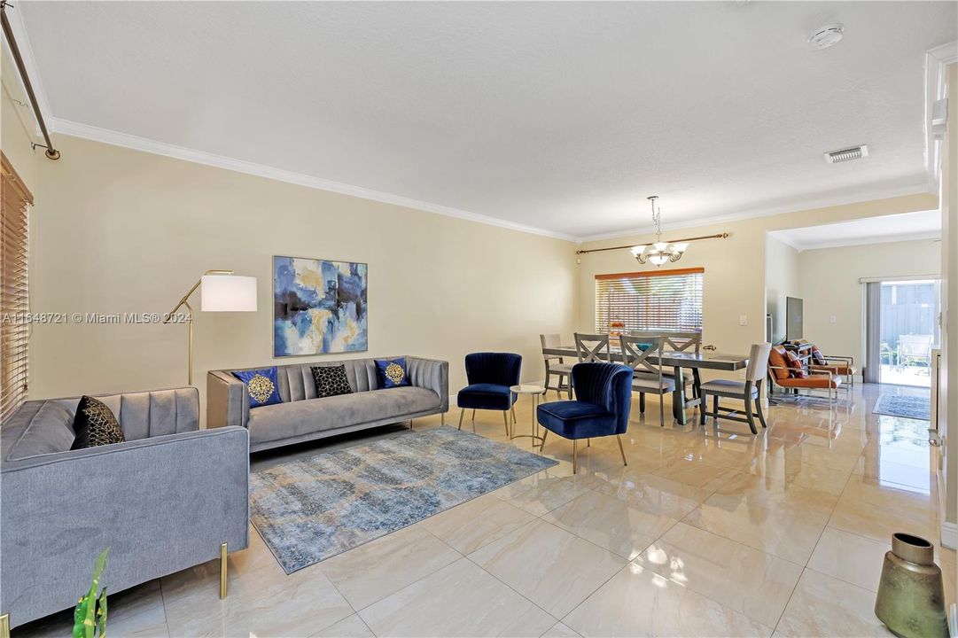 Active With Contract: $3,350 (3 beds, 2 baths, 1726 Square Feet)