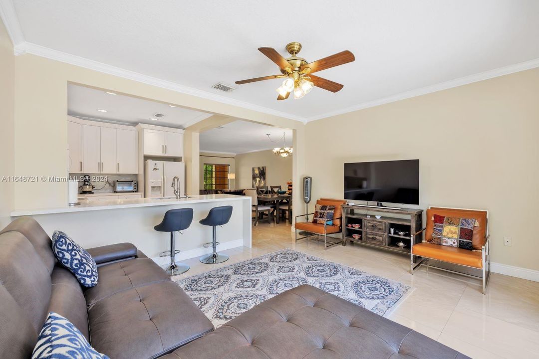 Active With Contract: $3,350 (3 beds, 2 baths, 1726 Square Feet)