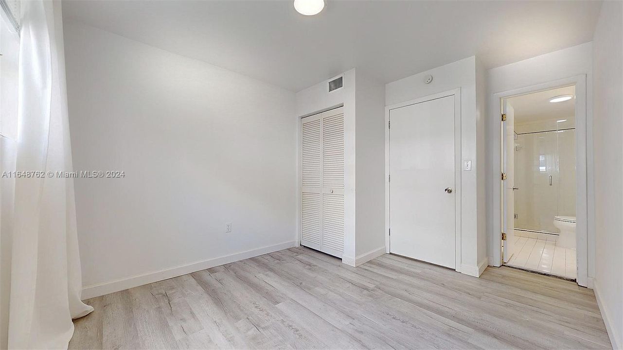 For Sale: $515,050 (2 beds, 2 baths, 910 Square Feet)