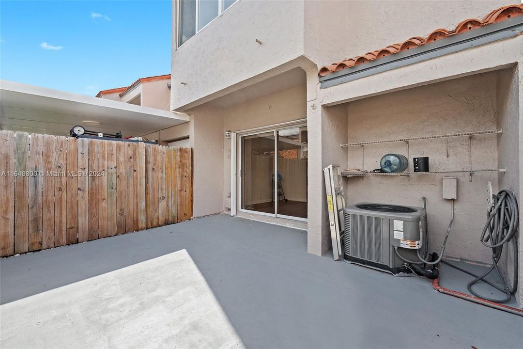 Active With Contract: $2,900 (3 beds, 2 baths, 1523 Square Feet)