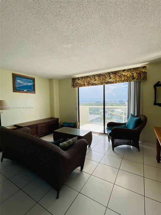 Recently Rented: $1,850 (2 beds, 2 baths, 900 Square Feet)