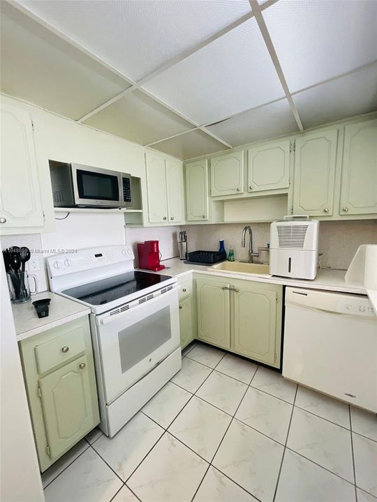 Recently Rented: $1,850 (2 beds, 2 baths, 900 Square Feet)