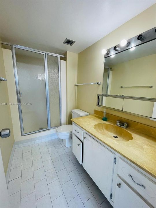 Recently Rented: $1,850 (2 beds, 2 baths, 900 Square Feet)