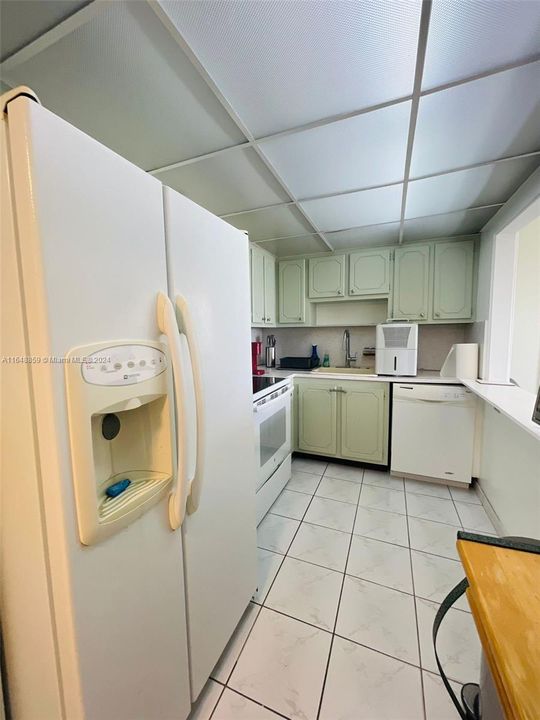 Recently Rented: $1,850 (2 beds, 2 baths, 900 Square Feet)