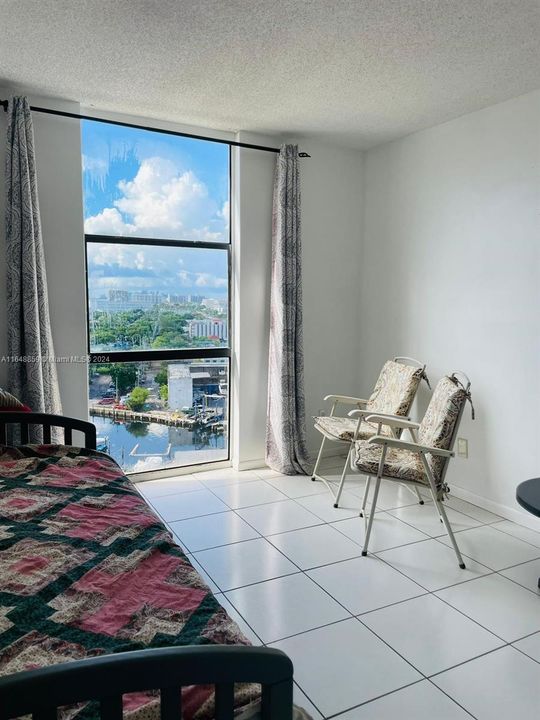 Recently Rented: $1,850 (2 beds, 2 baths, 900 Square Feet)