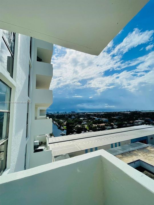 Recently Rented: $1,850 (2 beds, 2 baths, 900 Square Feet)