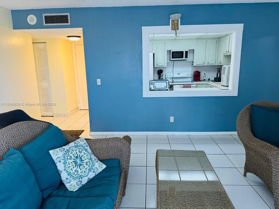 Recently Rented: $1,850 (2 beds, 2 baths, 900 Square Feet)