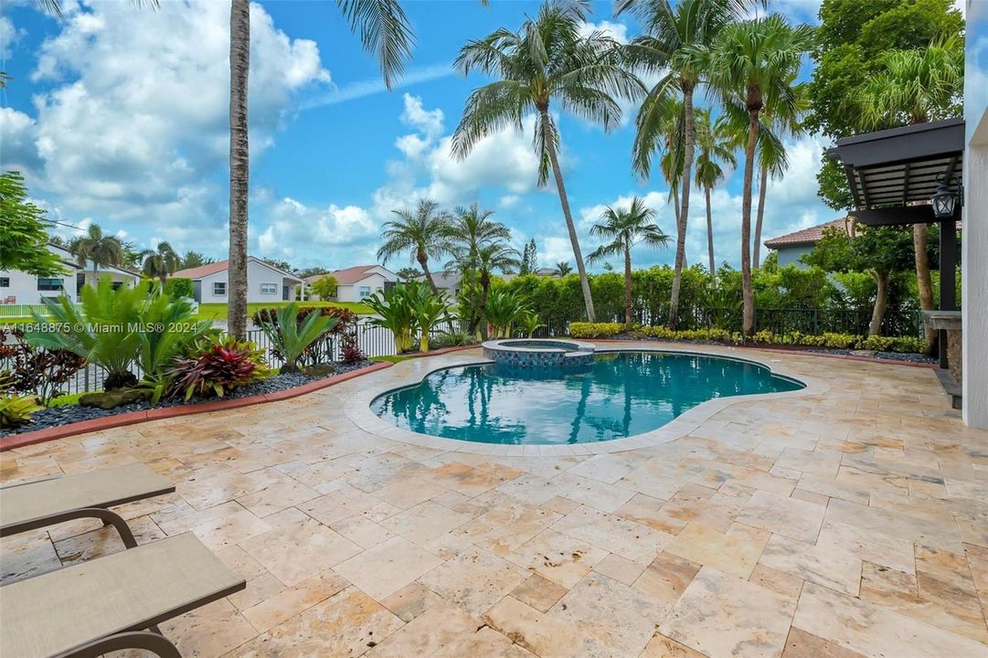 For Sale: $1,650,000 (5 beds, 4 baths, 4262 Square Feet)