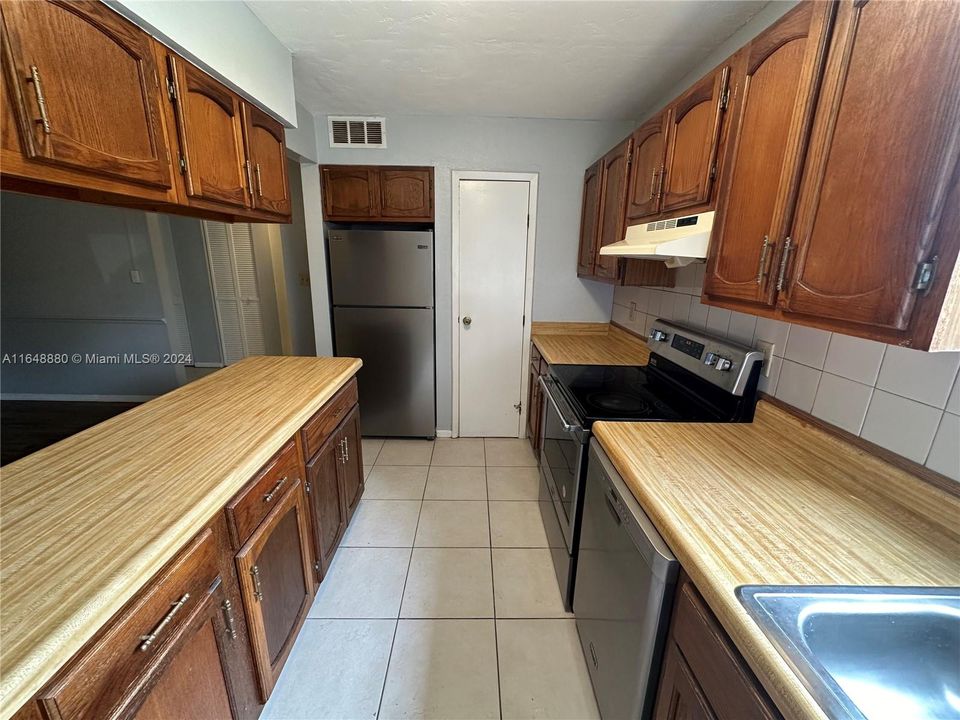 For Rent: $1,200 (2 beds, 1 baths, 0 Square Feet)