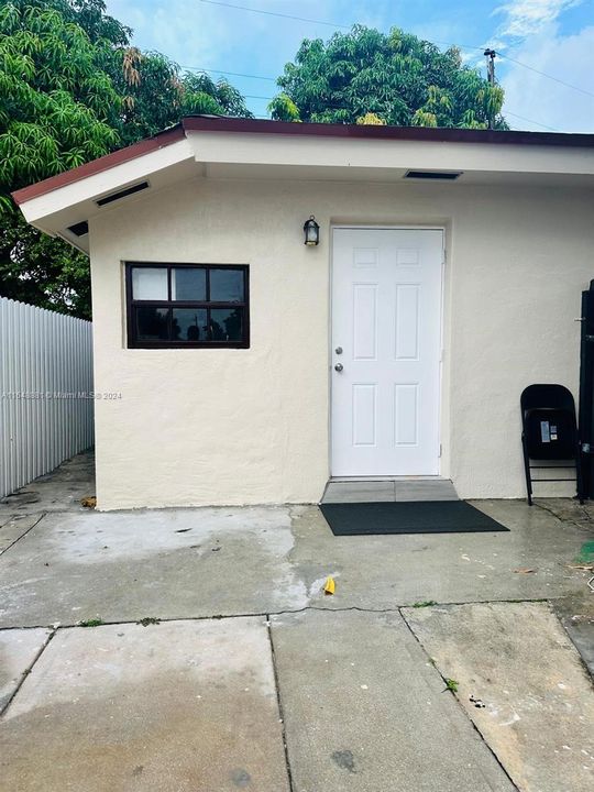 Recently Rented: $1,550 (1 beds, 1 baths, 3287 Square Feet)