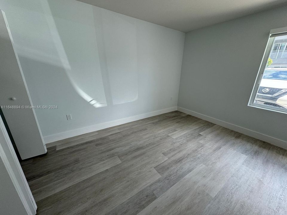 Recently Rented: $3,200 (3 beds, 2 baths, 1376 Square Feet)