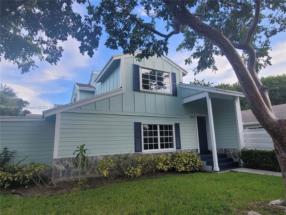 Recientemente alquilado: $2,500 (2 camas, 2 baños, 1200 Pies cuadrados)