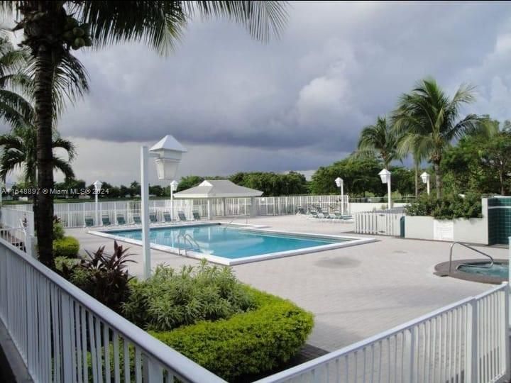 Recientemente alquilado: $2,500 (2 camas, 2 baños, 1200 Pies cuadrados)