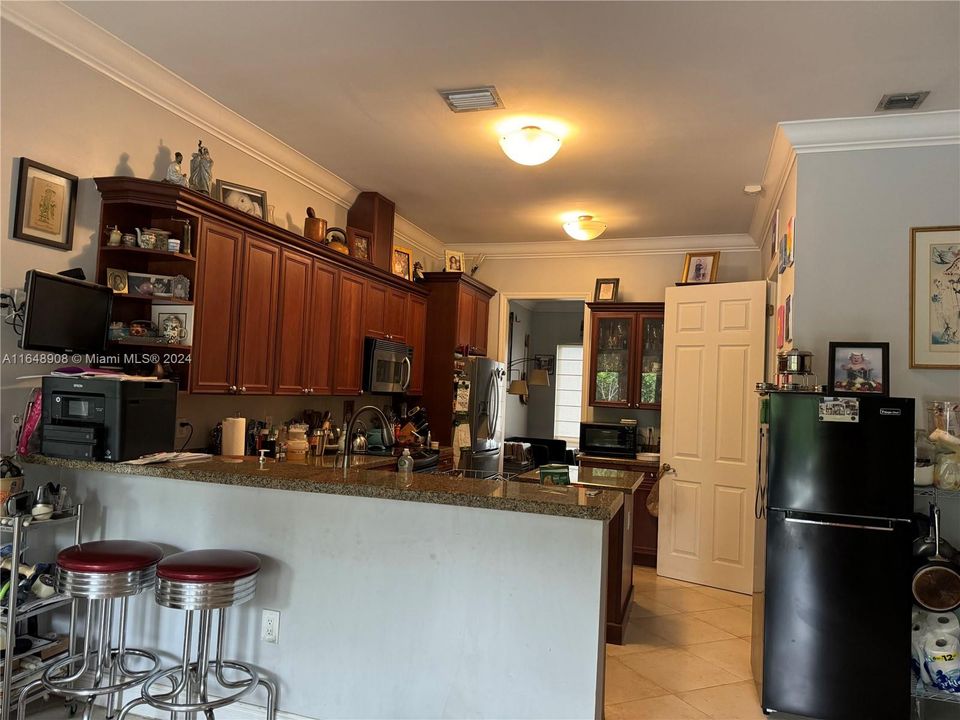 Recently Sold: $819,900 (4 beds, 3 baths, 2328 Square Feet)