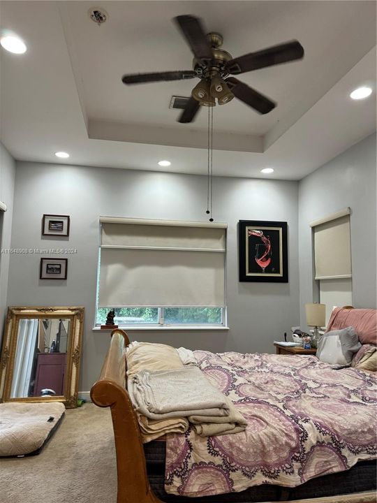 Recently Sold: $819,900 (4 beds, 3 baths, 2328 Square Feet)